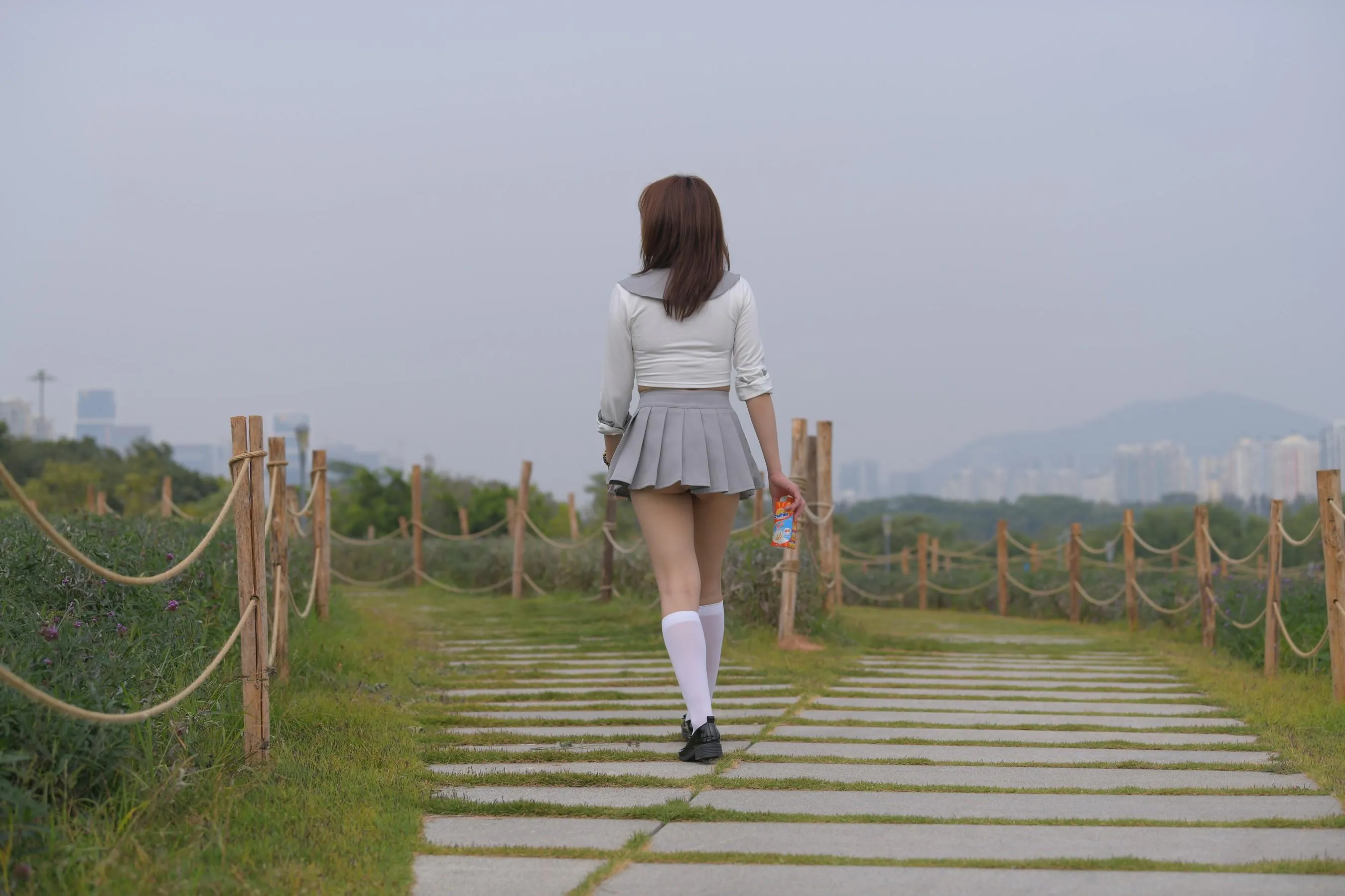 [魔镜街拍] NO.095 性感动人的小百褶裙美女 [763P]插图2